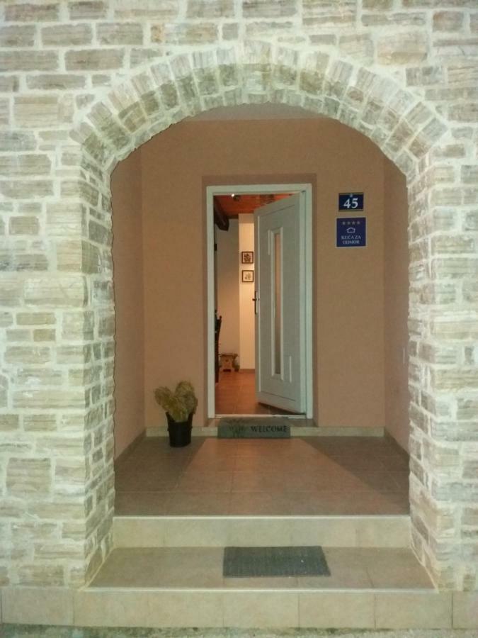 Villa Malini โกรชน์ยัน ภายนอก รูปภาพ