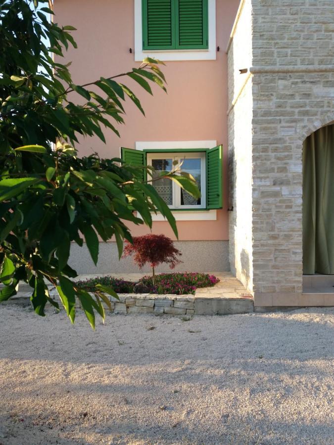 Villa Malini โกรชน์ยัน ภายนอก รูปภาพ